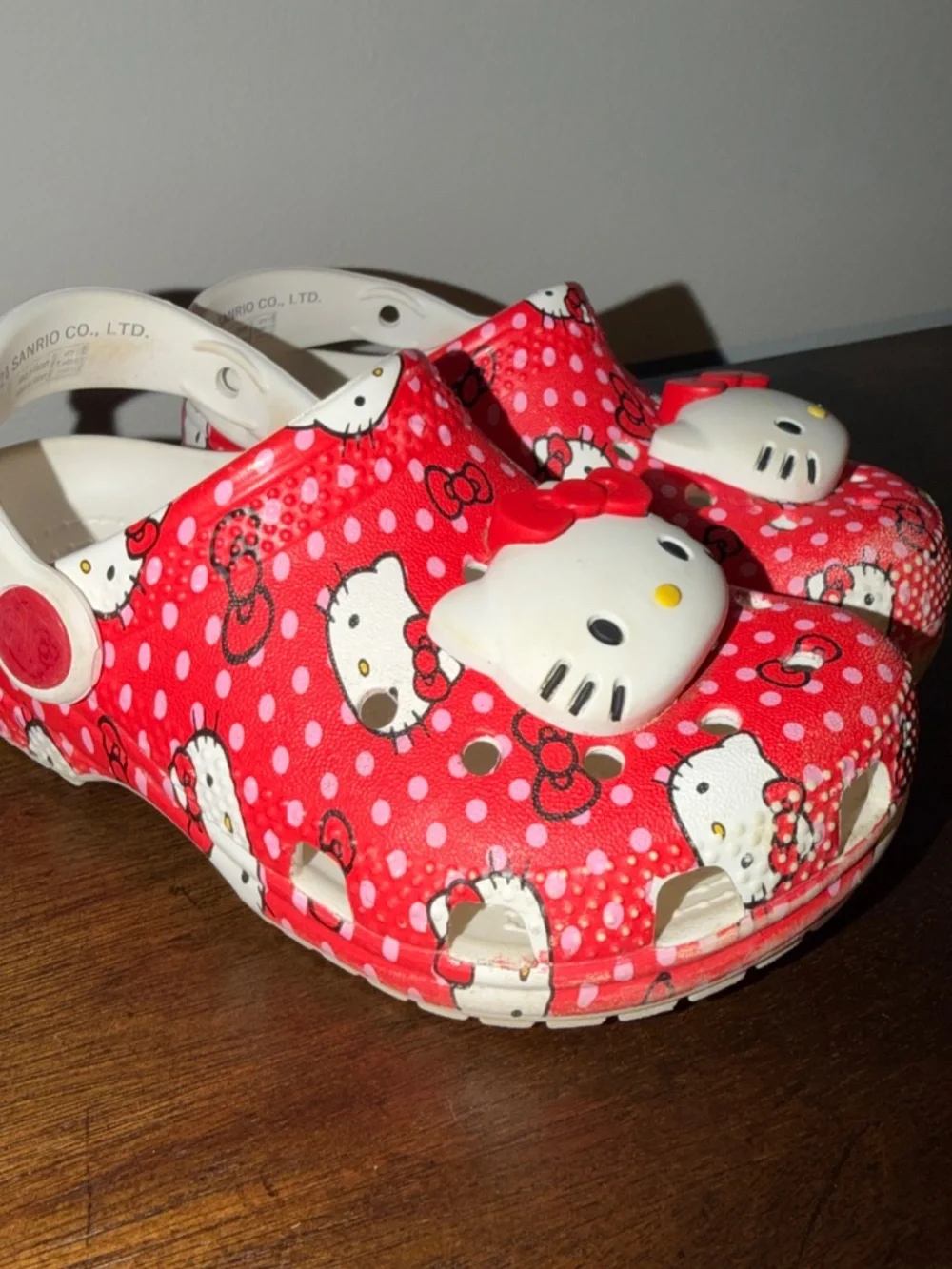 Crocs Hello Kitty Kids Children's C9 Clog Size 9 Red White